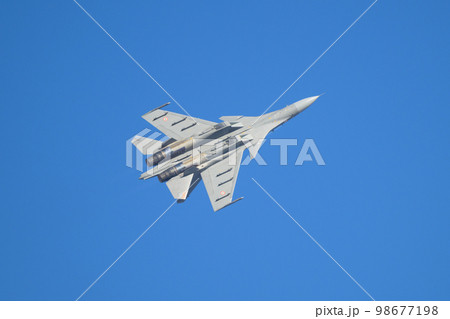 インド空軍スホーイSu-30MKI旋回 98677198