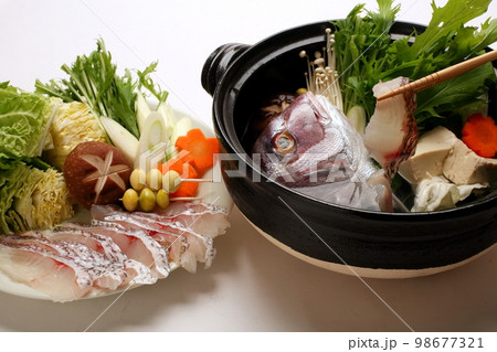 健康的な鍋料理の鯛シャブ、タイ鍋 98677321