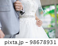 新郎新婦の体 98678931