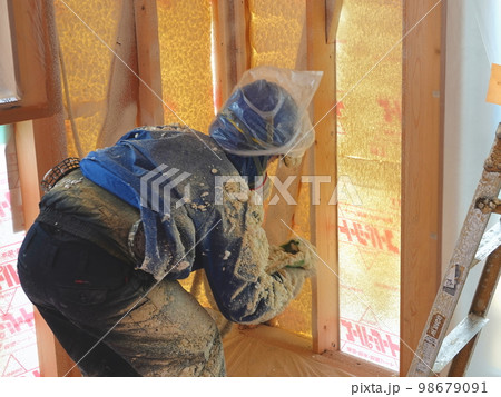 住宅の吹付断熱工事発泡ウレタン35 98679091