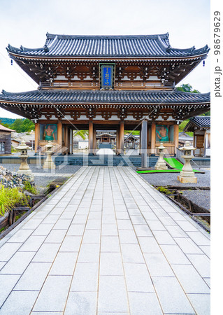 霊場恐山　山門（青森県むつ市） 98679629