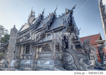 チェンマイの銀閣寺ワットシースパン チェンマイの銀閣寺ワットシースパン 98680196
