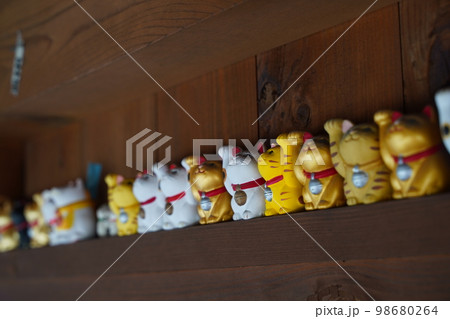 おかげ横丁、町、商店街、古風、土産屋、おみやげ屋、お店、夏、建築、日本建築、古い、建物、通り、伝統、 98680264