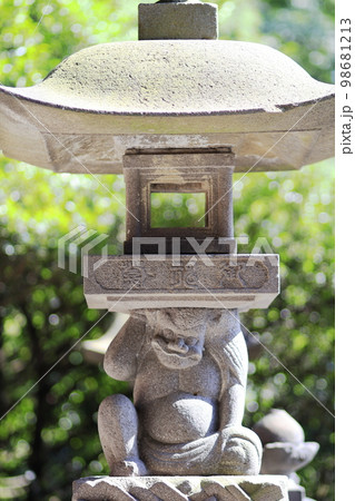 産泰神社で鬼が灯篭を掲げている 前橋市 産泰神社で鬼が灯篭を掲げている 前橋市 98681213