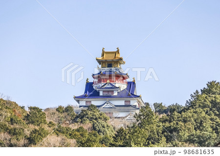 原寸大で再現された伊勢安土城 98681635