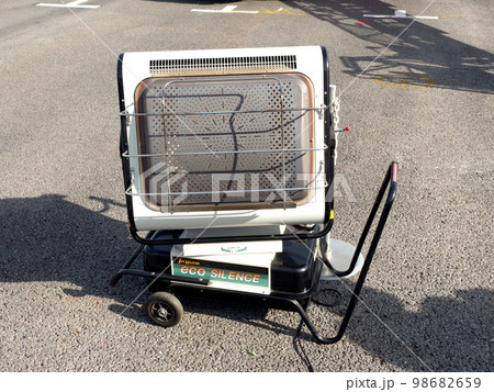 可搬式の石油ヒーター 98682659