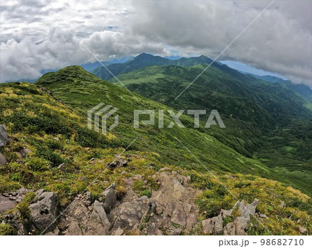 暑寒別岳山頂からの周辺の山々 暑寒別岳山頂からの周辺の山々 98682710