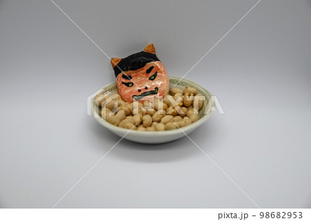 節分グッズ（豆と鬼） 98682953