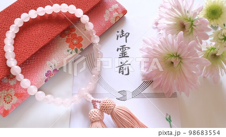 数珠と菊の花【御霊前袋】 98683554