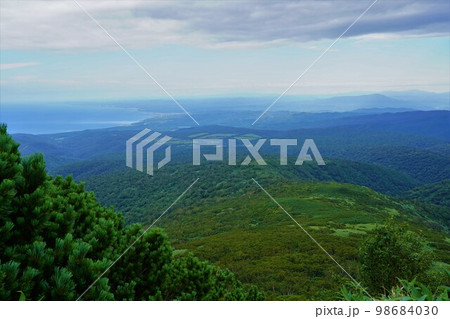 暑寒別岳からの北方面の海岸線 98684030