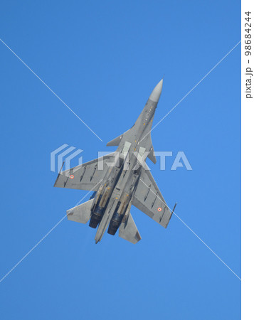 インド空軍スホーイSu-30MKI上昇 98684244