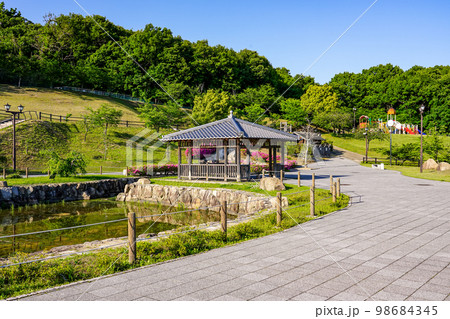 見晴らしの良い如意輪寺公園（香川県高松市） 98684345
