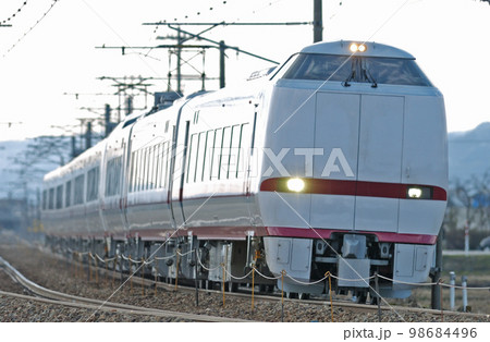 北陸本線　西高岡ー高岡　北越急行　681系8000番台　N13編成　はくたか 98684496