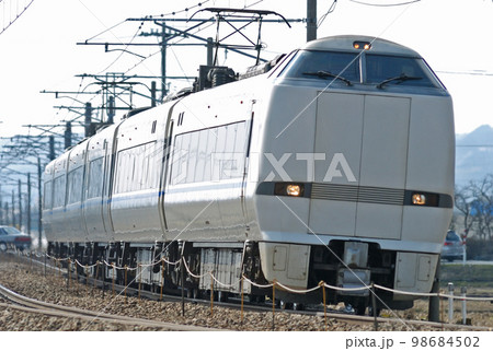 北陸本線　西高岡ー高岡　JR西日本　681系　T03編成（金沢）　サンダーバード 98684502