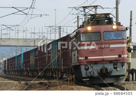 北陸本線 高岡ー西高岡 JR貨物 EF81-39(富山) 北陸本線 高岡ー西高岡 JR貨物 EF81-39(富山) 98684505