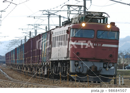北陸本線　西高岡ー高岡　JR貨物　EF81-30（富山） 98684507