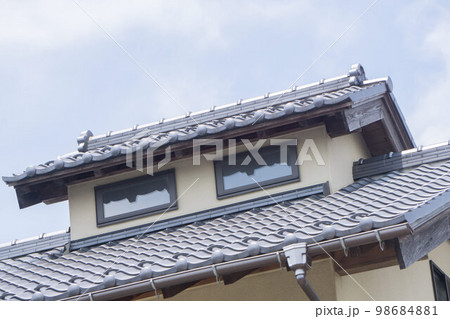 越屋根　戸建て住宅 98684881