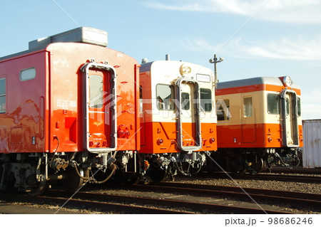 水島臨海鉄道 国鉄型気動車3並び 水島臨海鉄道 国鉄型気動車3並び 98686246
