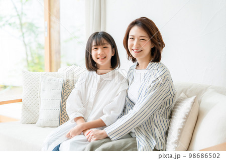 親子　母子　笑顔 98686502