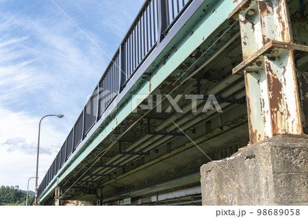 古い橋 98689058