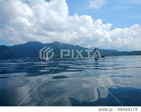 サップをする人 サップをする人 98689179