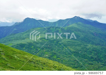 暑寒別岳山頂からの群別岳と奥徳富岳 暑寒別岳山頂からの群別岳と奥徳富岳 98689757