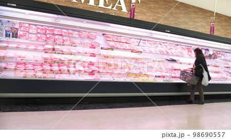 【大阪府】1月・物価上昇で節約する主婦 【大阪府】1月・物価上昇で節約する主婦 98690557