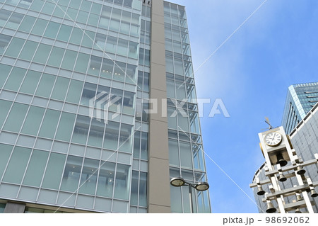 大阪駅周辺のビルディング 98692062