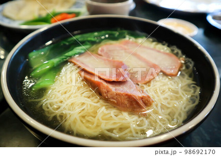 Chinese noodles, egg noodles or roasted pork noodles 98692170