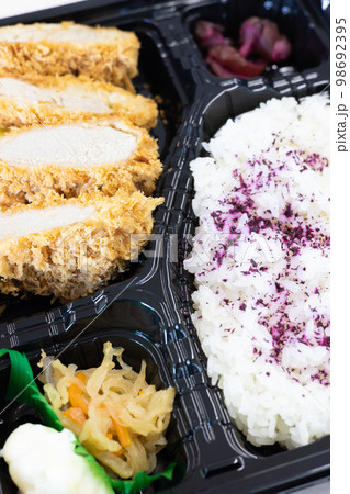 とんかつ弁当 とんかつ弁当 98692395
