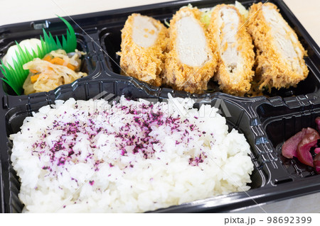 とんかつ弁当 98692399