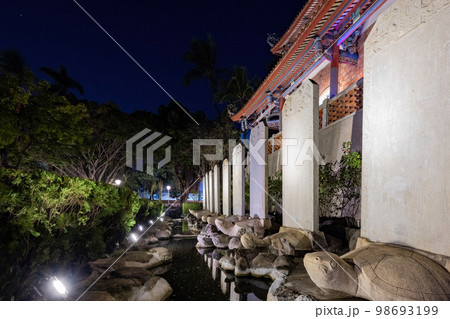 Night view of the historical Chikan Tower 98693199