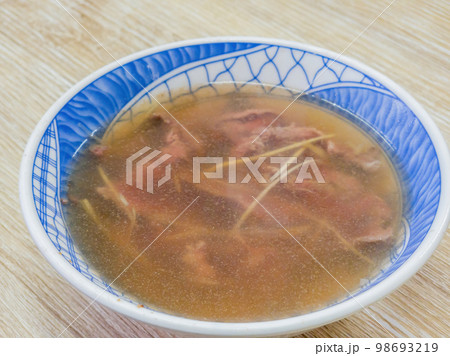 Close up shot of fresh beef soup 98693219