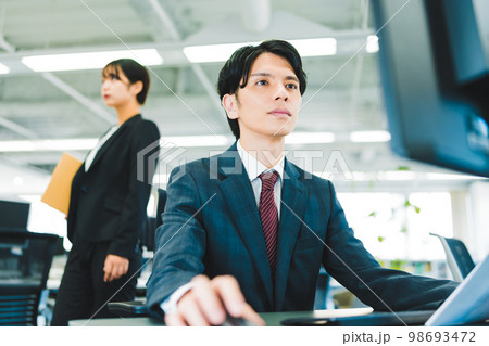ビジネスイメージ 98693472