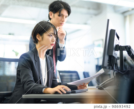 ビジネスイメージ 98693492