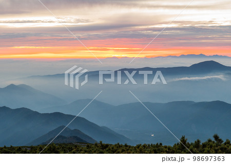 アルプスの夜明け　乗鞍 98697363