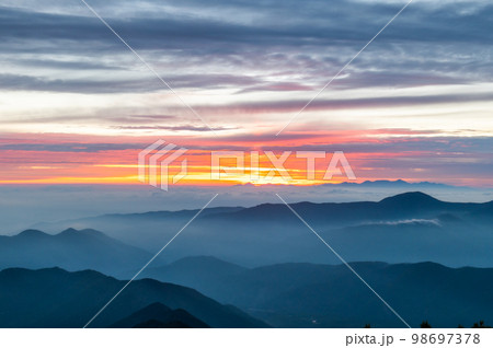 アルプスの夜明け　乗鞍 98697378