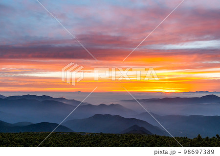 アルプスの夜明け　乗鞍 98697389