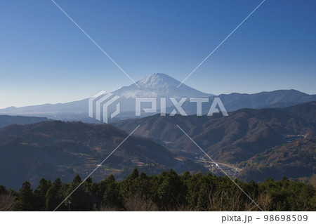 【神奈川県】山北つぶらの公園から眺める富士山 98698509