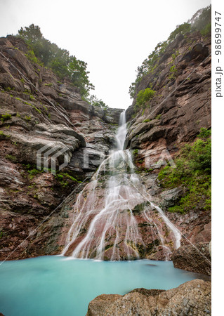 自然 水 滝 98699747