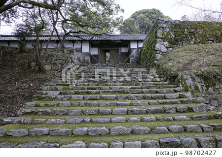 冬の秋月城跡　長屋門 98702427