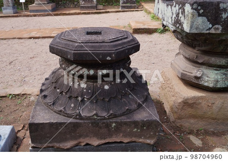 ベトナム ミーソン聖域のミーソン遺跡 レリーフ 98704960