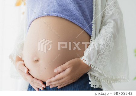 妊婦さん マタニティ 妊婦さん マタニティ 98705542