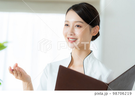 エステティシャン 98706219