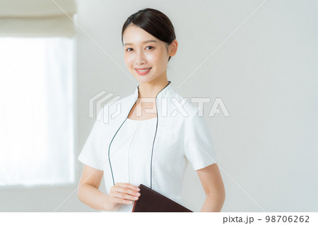 エステティシャン 98706262
