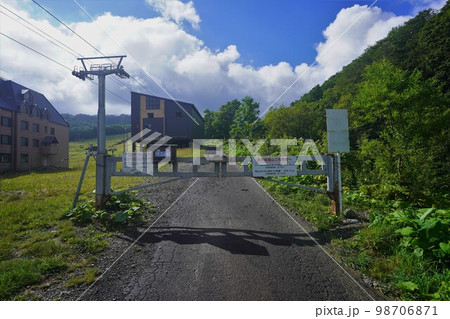 余市岳登山道の林道ゲート 余市岳登山道の林道ゲート 98706871