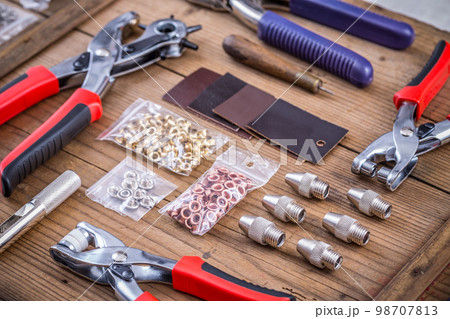 Eyelets plier tool kit Eyelets plier tool kit 98707813