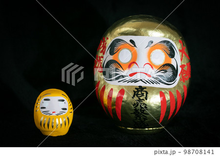 静岡県　富士市の日本三大だるま市　毘沙門天　金運　商売繁盛　風水だるま 98708141