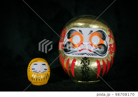 静岡県　富士市の毘沙門天　金色達磨　日本三大だるま市　高崎だるま 98708170