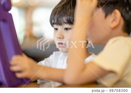 子供 男の子 二人 98708300